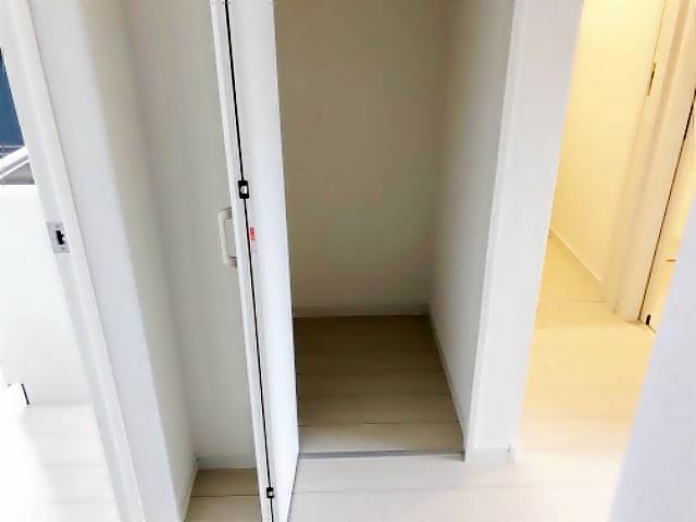 ����8