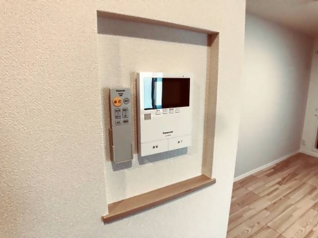 ����11