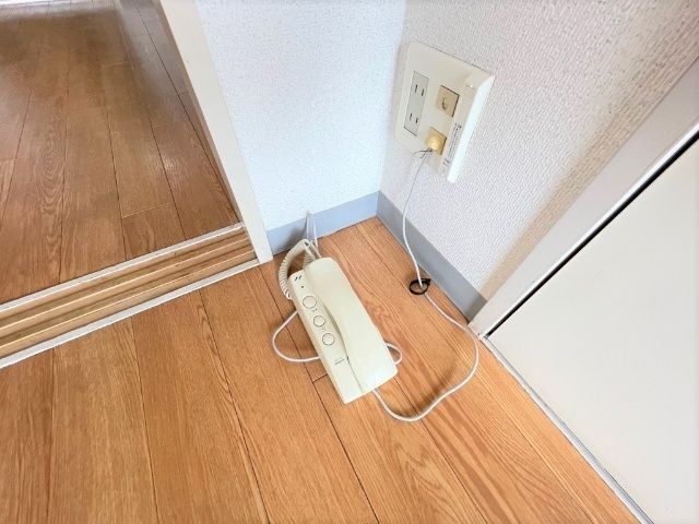 ����13