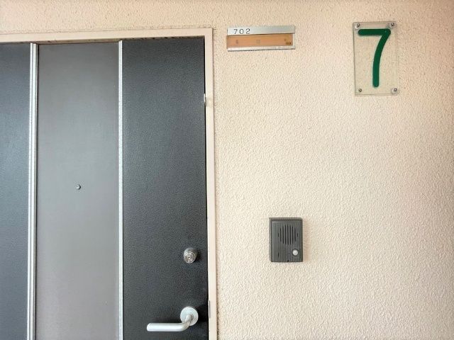 ����21