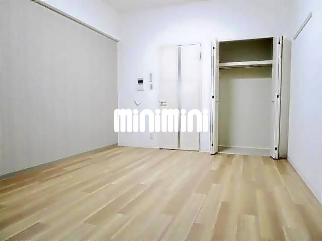 ����5