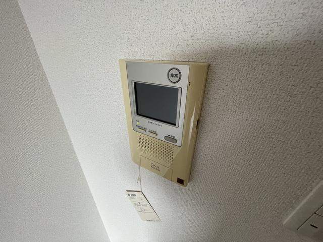 ����10