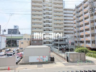 ����15