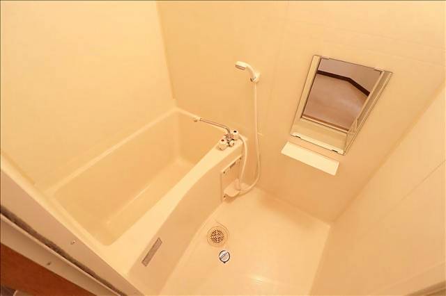 ����3