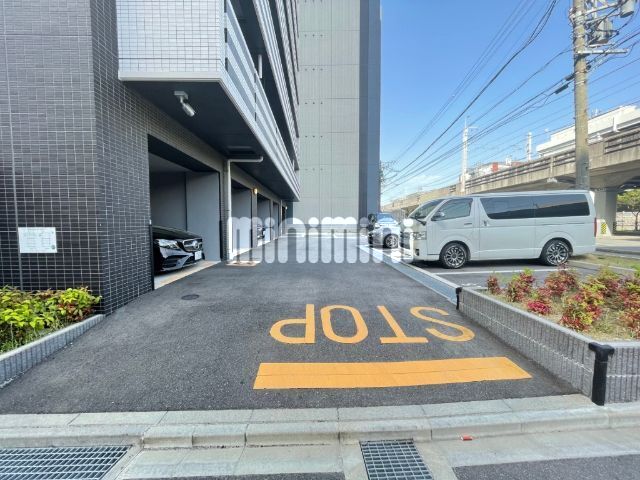 ����15