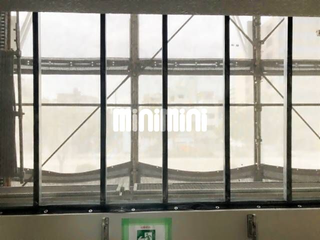 ����9