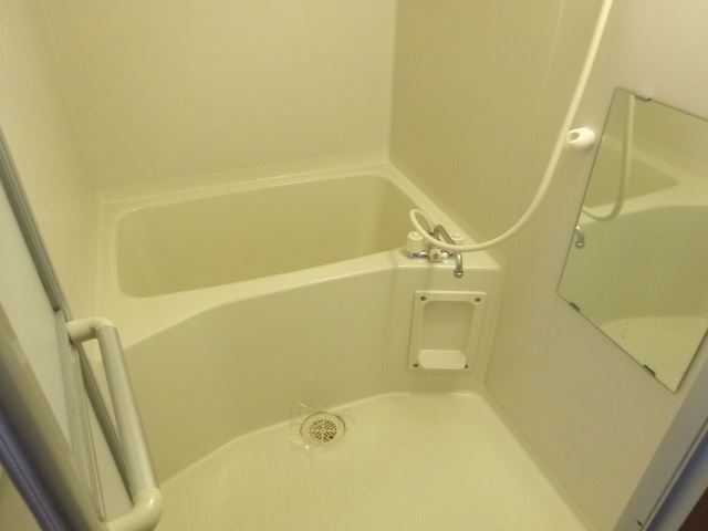 ����3