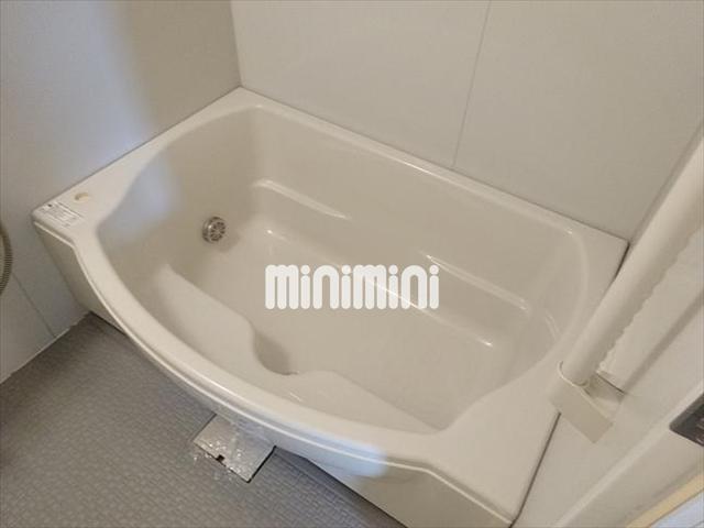 ����3