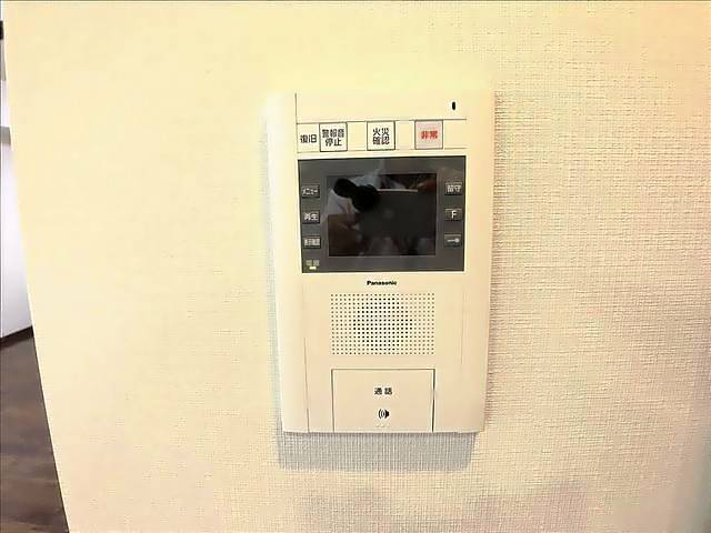 ����11