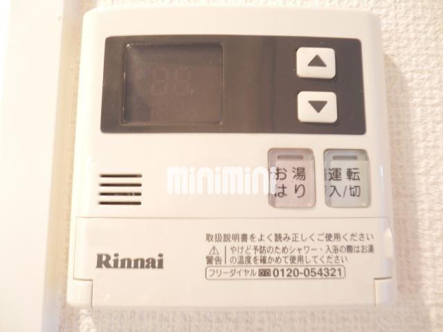 ����12