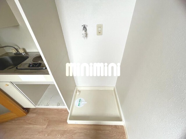 ����4