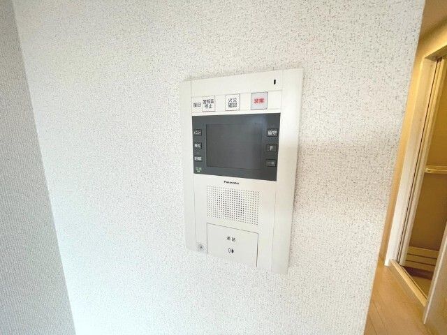 ����10