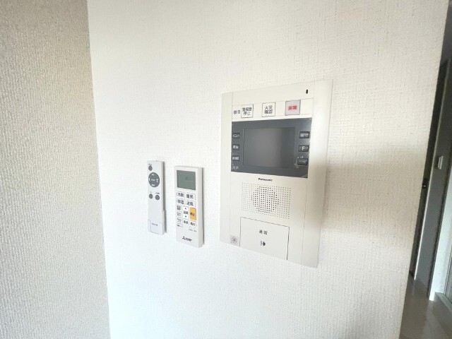 ����10