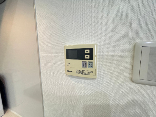 ����16