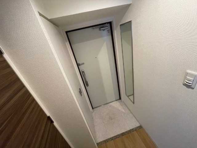 ����8