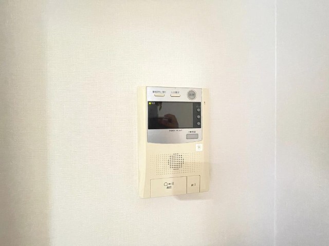 ����10