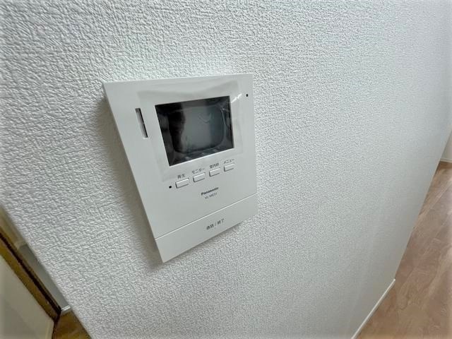 ����10