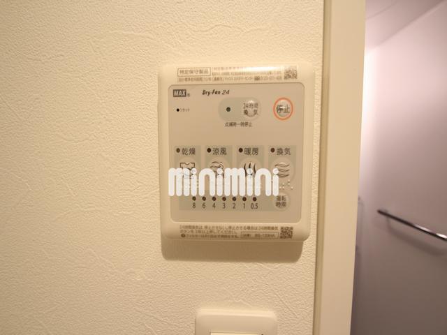 ����3