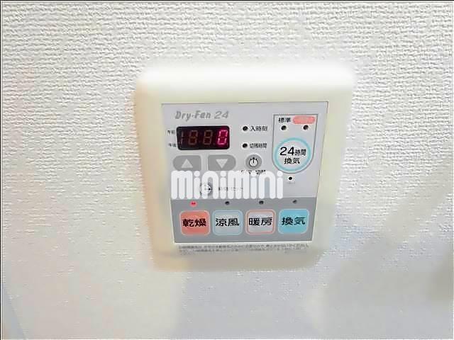 ����16