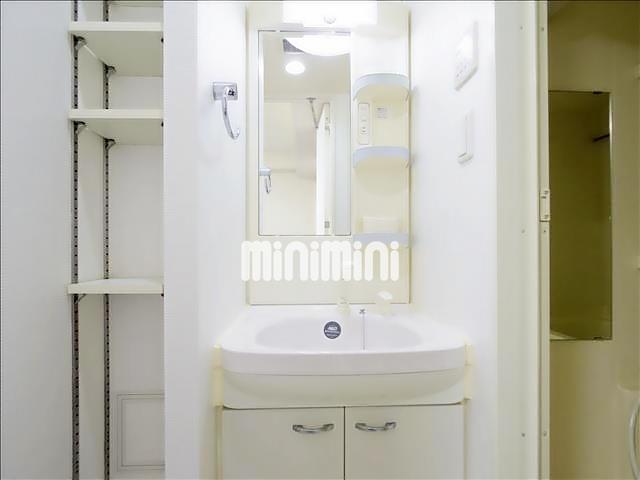 ����4