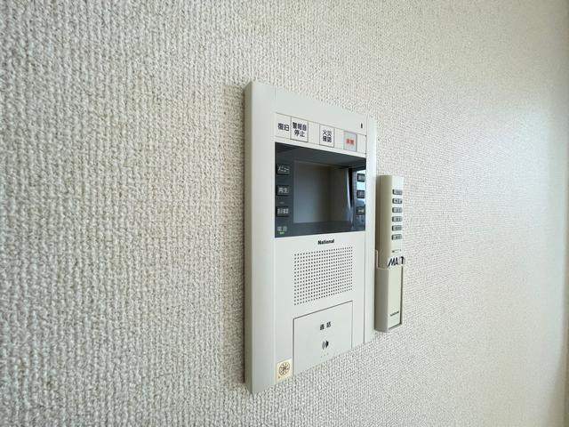 ����11
