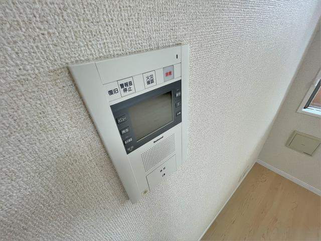 ����11