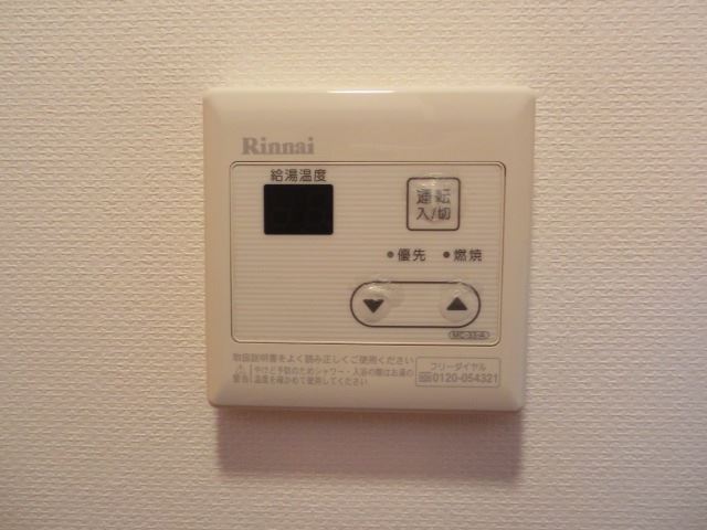 ����16