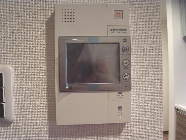 ����20