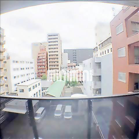 ����11