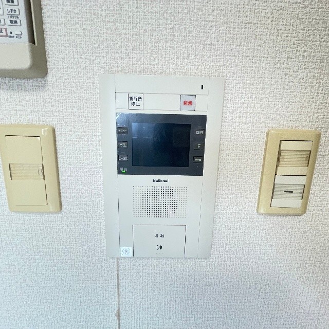 ����10
