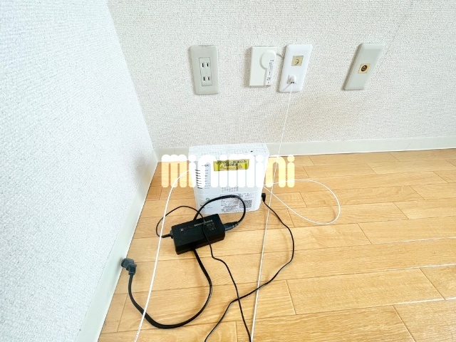 ����13