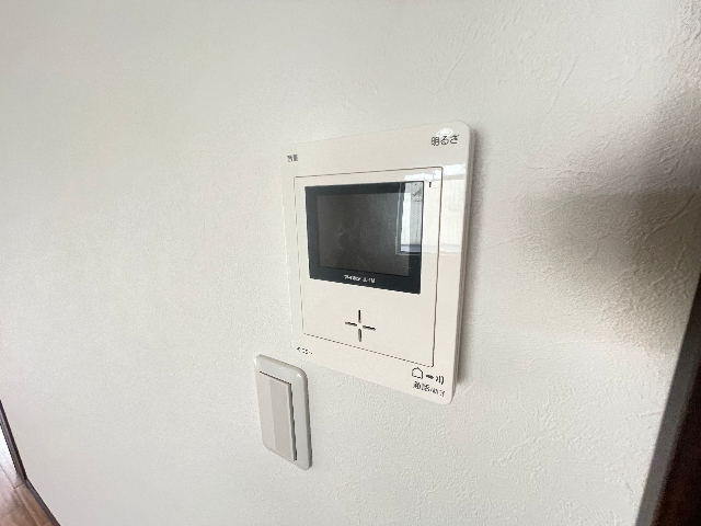 ����10