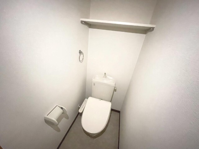 ����9