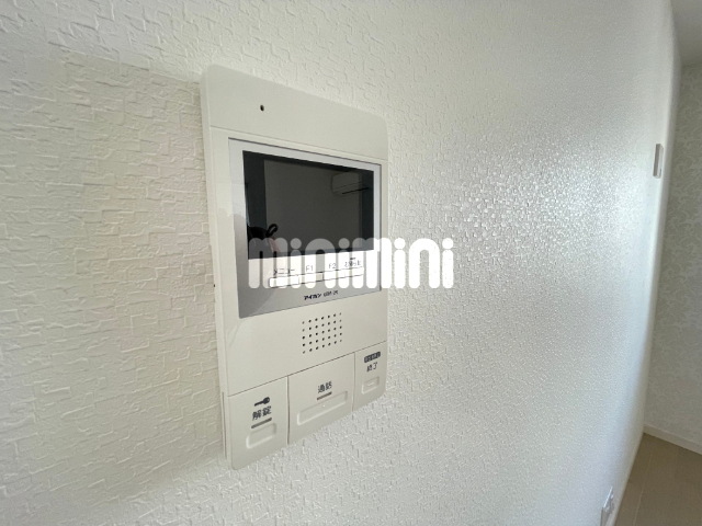 ����9