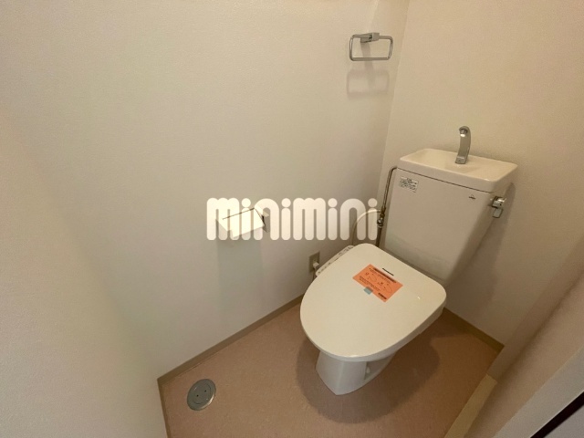 ����9