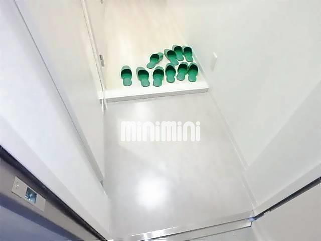 ����8