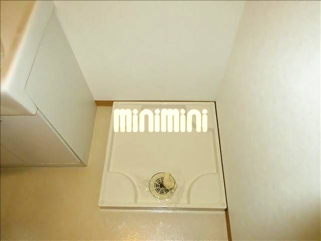 ����9