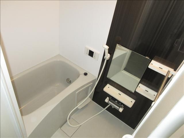 ����3