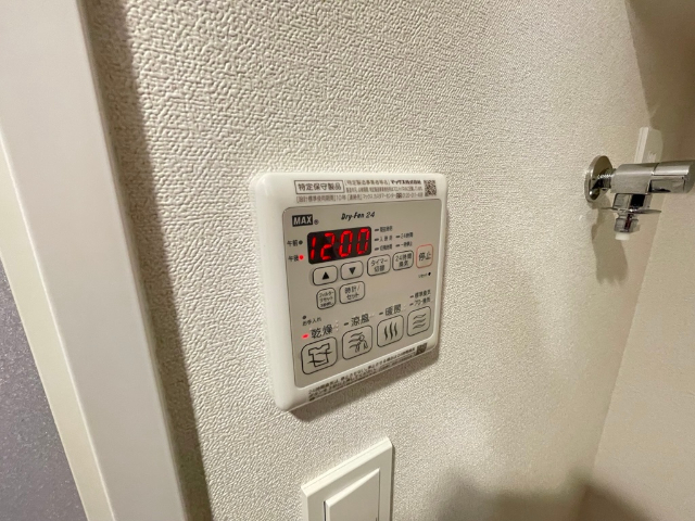 ����17