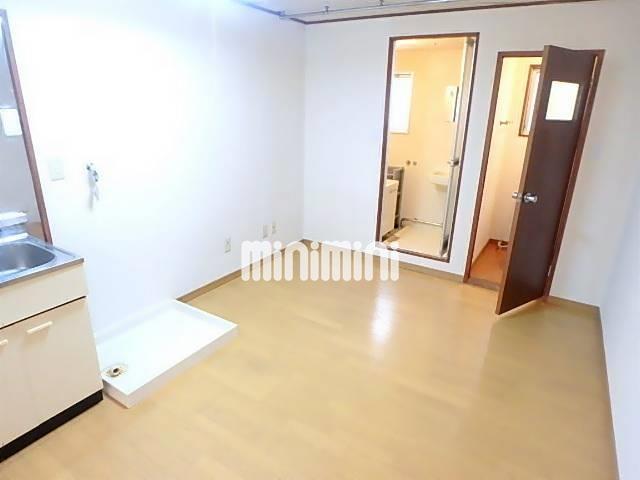 ����15
