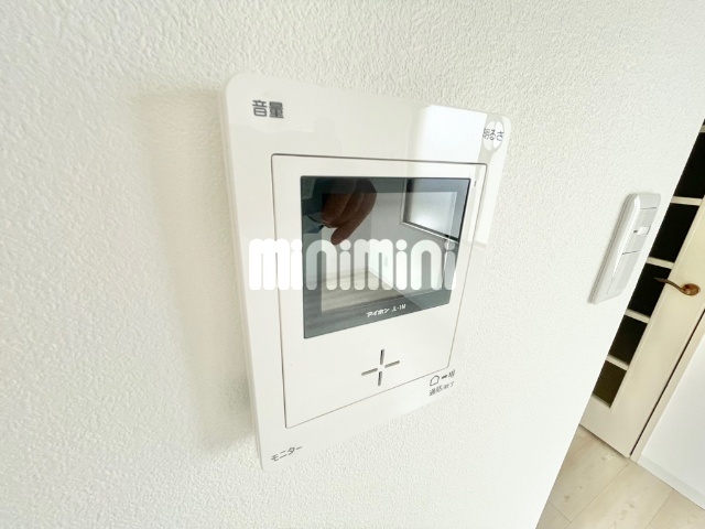 ����10