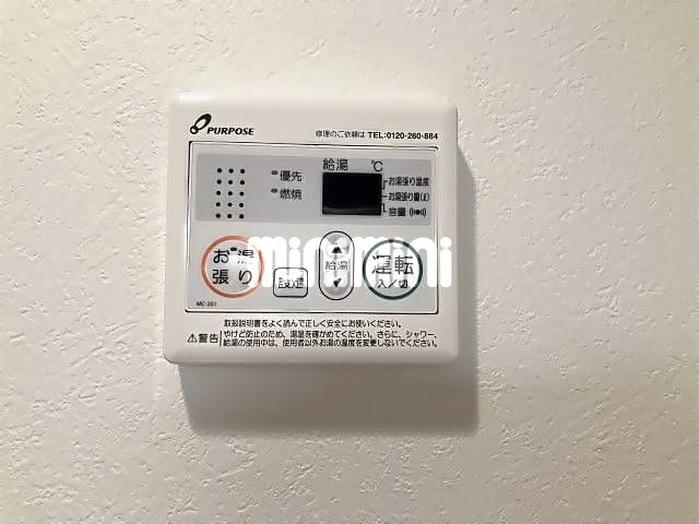 ����15