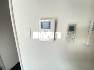 ����11