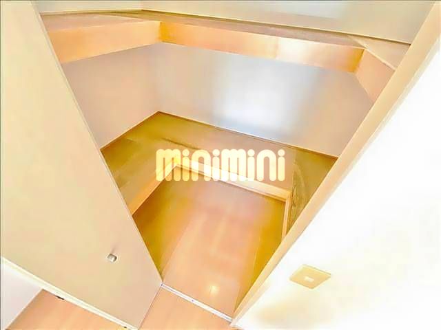 ����7