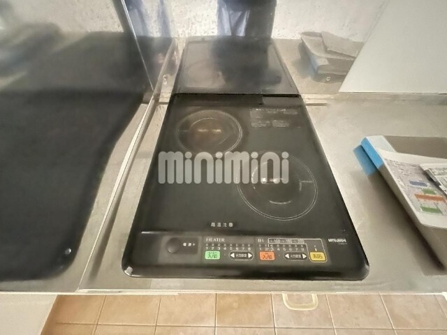 ����17
