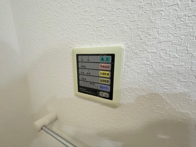 ����17