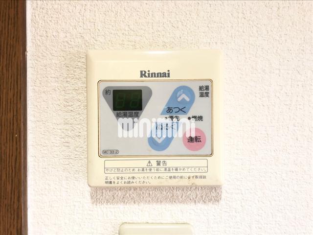 ����15