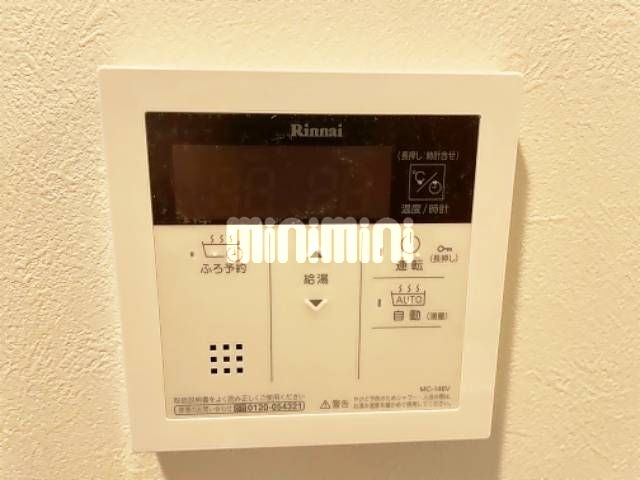 ����9