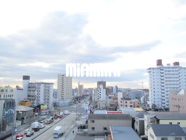 ����10