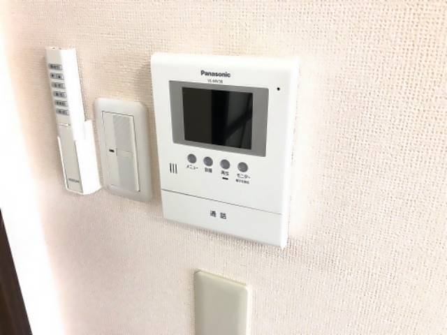 ����8